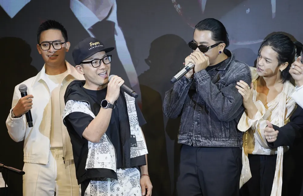Rapper Tiến Đạt thực hiện thử thách cover một đoạn trong ca khúc mới của Phan Đinh Tùng Ảnh chụp Màn hình 2025-08-15 lúc 00.20.59.png
