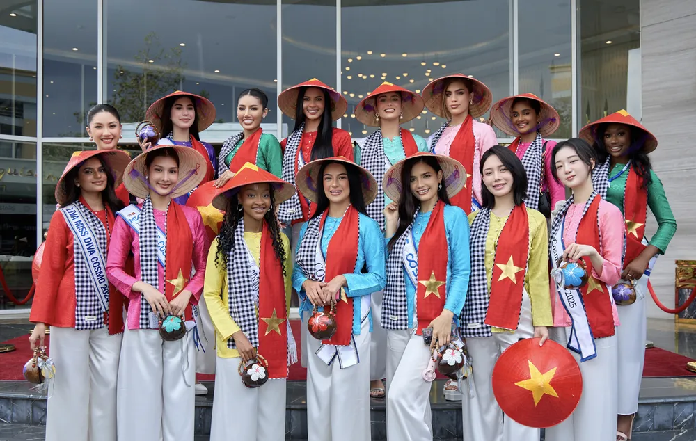 Các hoa hậu quốc tế đến Việt Nam tham gia Miss Cosmo 2025 Ảnh chụp Màn hình 2025-08-21 lúc 16.48.39.png