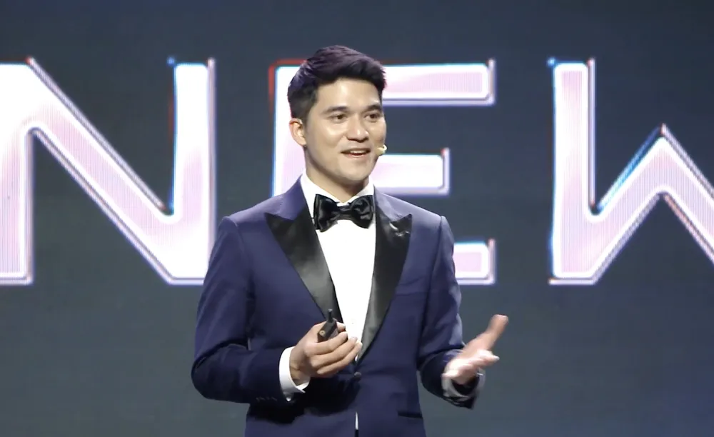 Trưởng ban tổ chức Miss Cosmo Trần Việt Bảo Hoàng chia sẻ lịch trình, thông tin cuộc thi Ảnh chụp Màn hình 2025-08-22 lúc 17.23.56.png