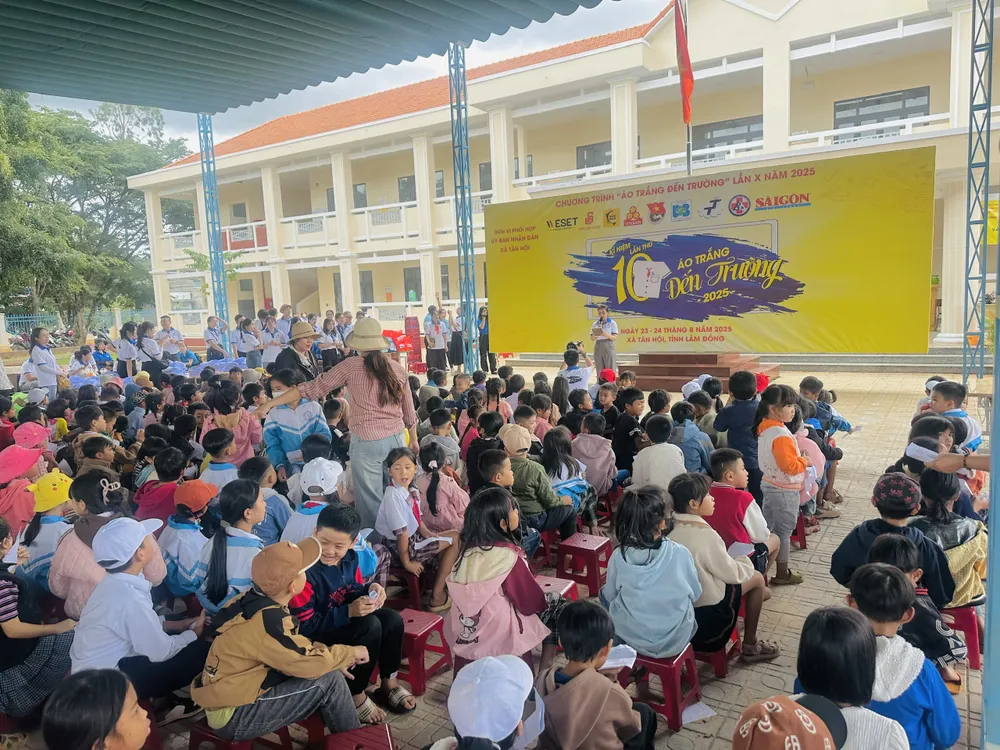 500 học sinh từ 4 trường tiểu học tại địa phương đến dự ngày hội 4787810d199e91c0c88f.jpg