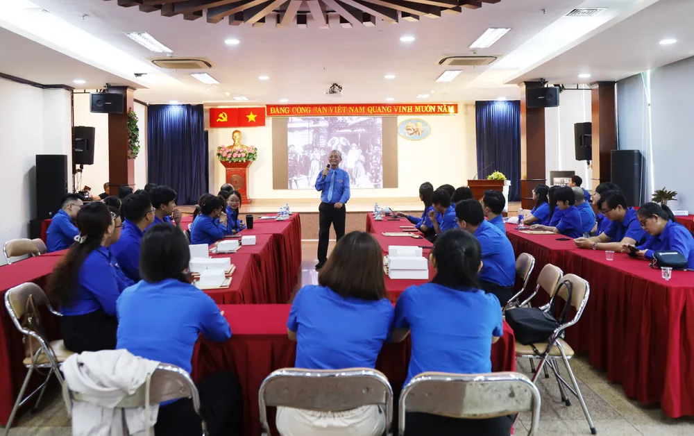 Sinh hoạt chủ đề “Tuổi trẻ các cơ quan Đảng TPHCM tự hào, vững tin theo Đảng” IMG_8833.JPG