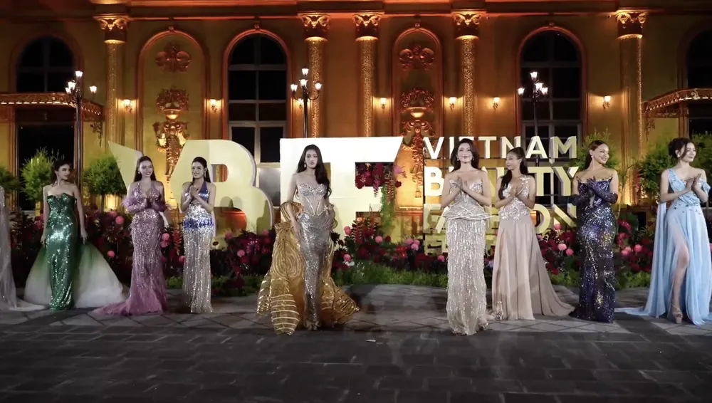 Trình diễn các BST tại Vietnam Beauty Fashion Fest XII Ảnh chụp Màn hình 2025-08-31 lúc 08.03.01.png