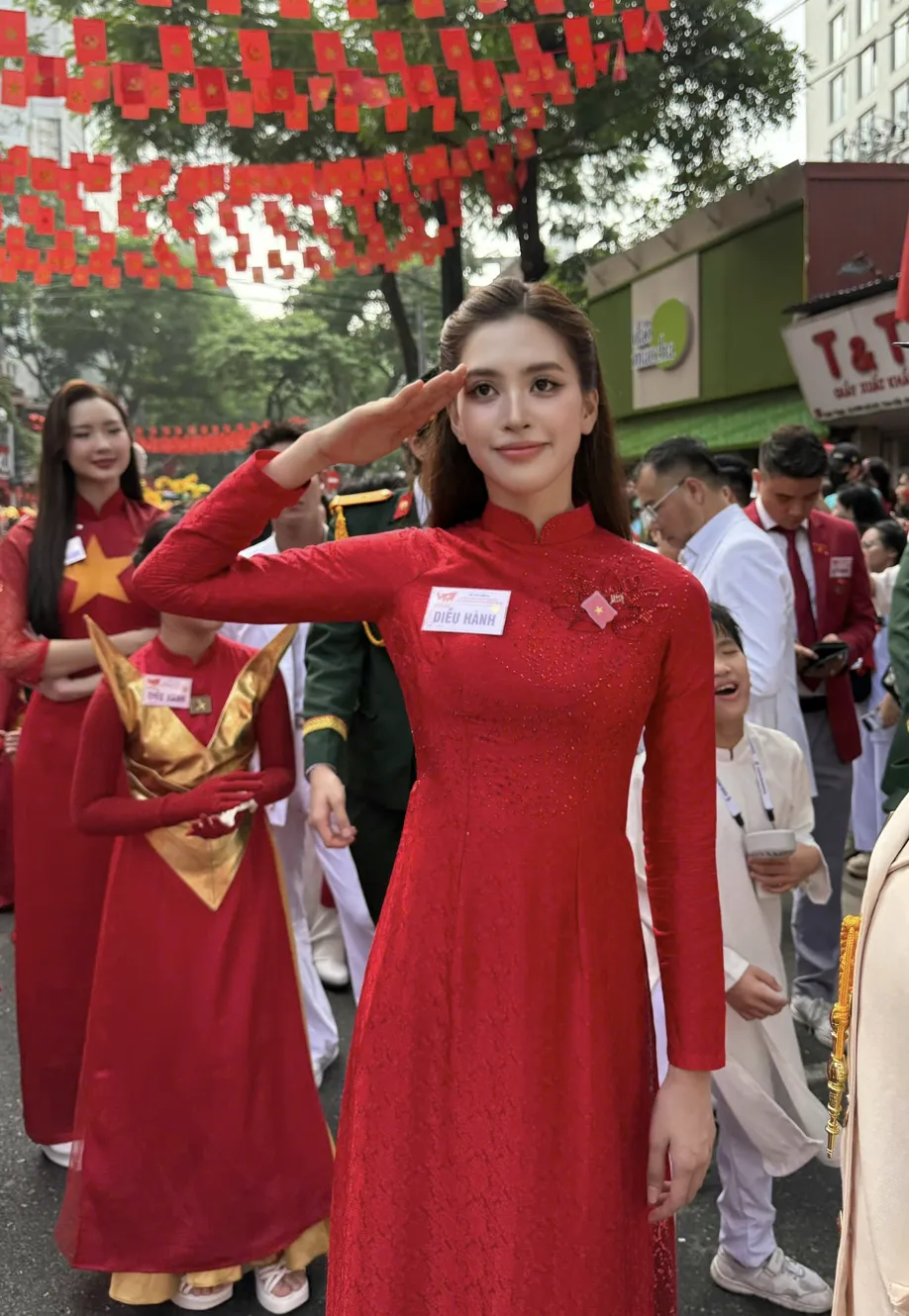 Hoa hậu Tiểu Vy Ảnh chụp Màn hình 2025-09-02 lúc 12.15.01.png