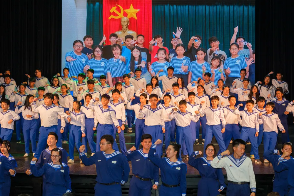Lễ tổng kết Khóa huấn luyện Học kỳ trong Quân đội 2025 518317639_1198394335660878_8710327296268375590_n.jpg