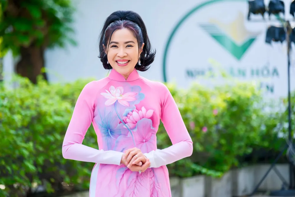 MC - ca sĩ Quỳnh Hoa 542710609_9934553579977356_3405894477569804232_n.jpg