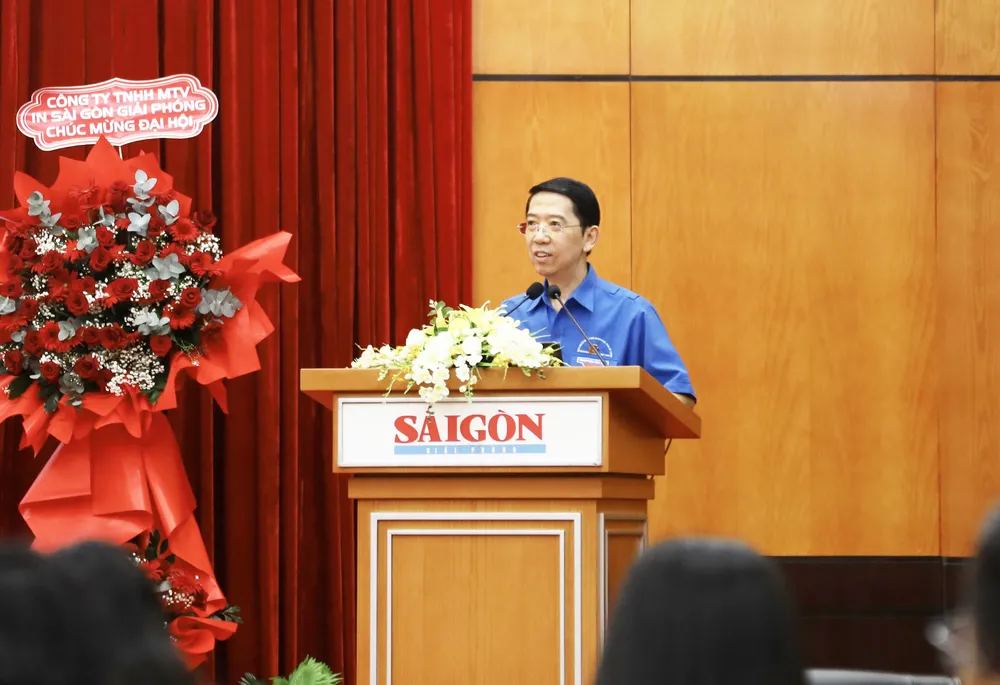Đồng chí Nguyễn Thành Lợi, Bí thư Đảng uỷ, Phó Tổng Biên tập thường trực Báo SGGP, phát biểu chỉ đạo Đại hội, gợi mở nhiều nội dung hoạt động cho Đoàn Báo SGGP sắp tới. Ảnh: THỦY TIÊN adfd.jpg