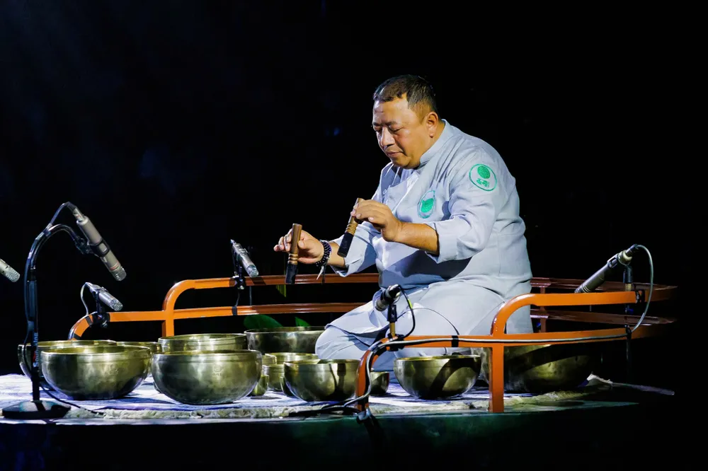 Master Santa Ratna Shakya – bậc thầy chuông xoay thế giới, đào tạo chuông xoay tại 45 quốc gia 647788c9681ee340ba0f.jpg