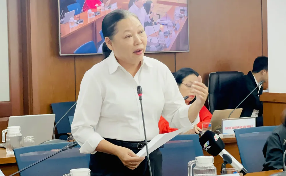 Bà Phạm Đắc Mỵ Trân, quyền Trưởng Phòng Truyền thông xã hội và nội dung số, Sở VH-TT TPHCM, phát biểu 0dc77a006b2ae174b83b.jpg