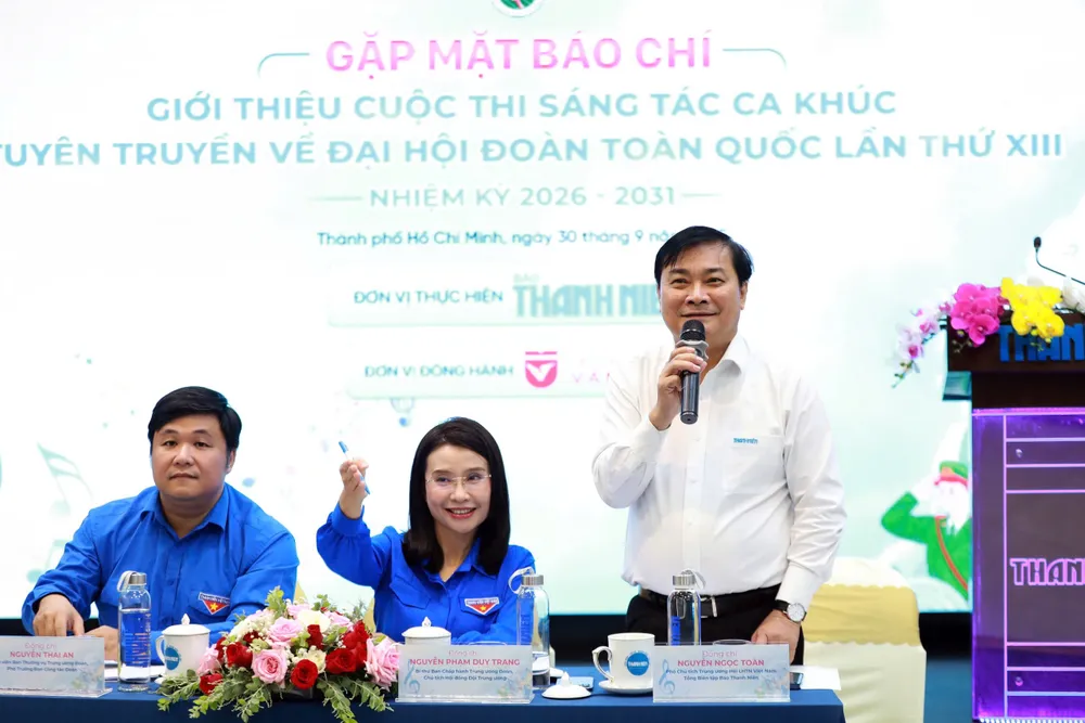 Nhà báo Nguyễn Ngọc Toàn, Phó Chủ tịch Hội LHTN Việt Nam, Tổng Biên tập Báo Thanh Niên thay mặt ban tổ chức giới thiệu cuộc thi 4f3ae4854267c8399176.jpg