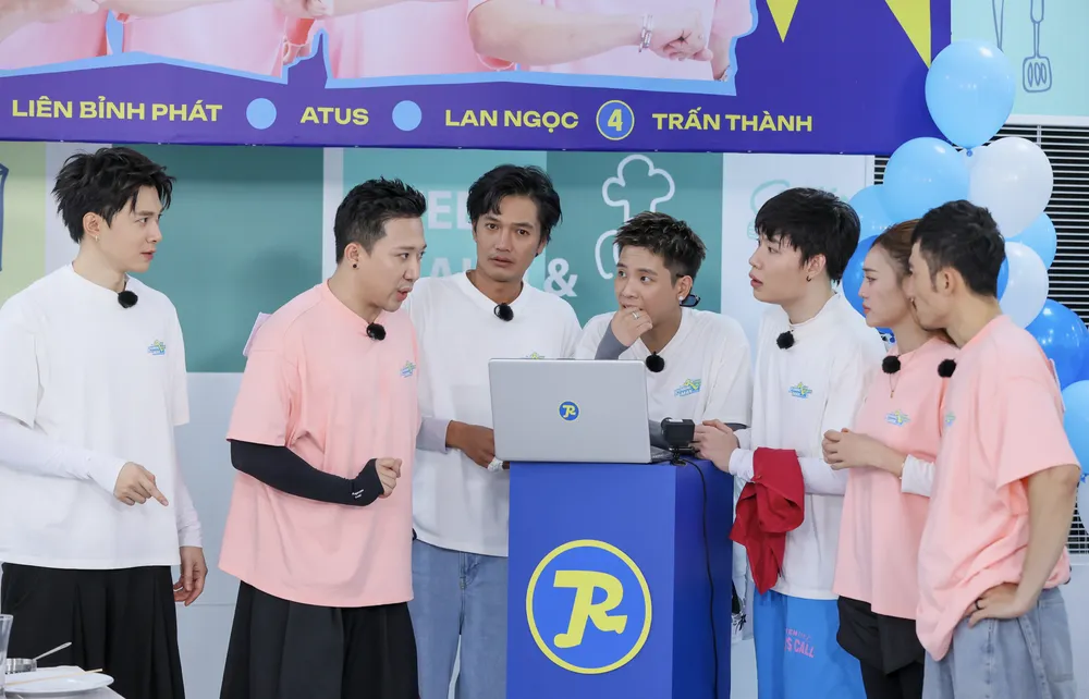 Các thành viên tham gia thử thách game suy luận Ảnh chụp Màn hình 2025-10-05 lúc 10.11.22.png