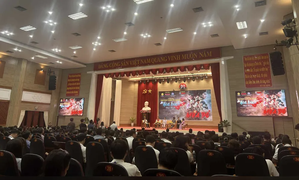 Chương trình sinh hoạt chính trị - văn hóa “Hòa bình đẹp lắm!” Ảnh chụp Màn hình 2025-10-16 lúc 20.38.35.png