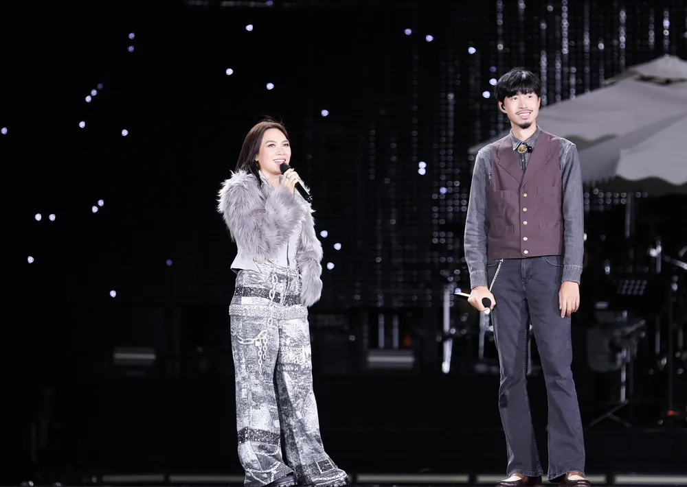 My Tam collaborates with Den Vau. Ảnh chụp Màn hình 2025-12-14 lúc 11.28.26.png