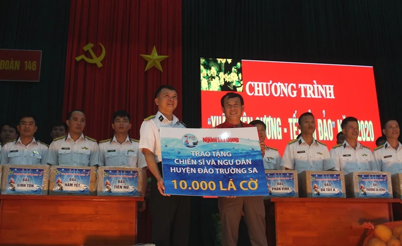 Chuyển quà Tết đến với Trường Sa thân yêu ảnh 2 Chuyển quà Tết đến với Trường Sa thân yêu ảnh 2
