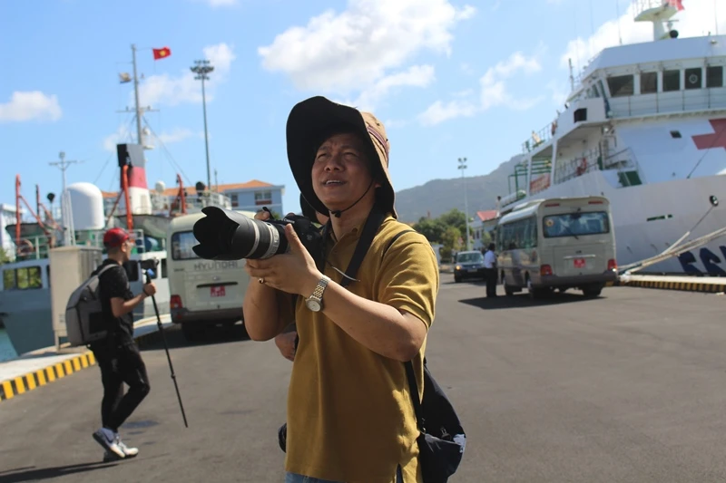 Chuyển quà Tết đến với Trường Sa thân yêu ảnh 10 Chuyển quà Tết đến với Trường Sa thân yêu ảnh 10