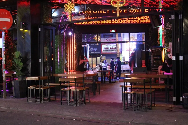 Phố đi bộ Bùi Viện thưa thớt khách vào cuối tuần vì ảnh hưởng dịch nCoV ảnh 6