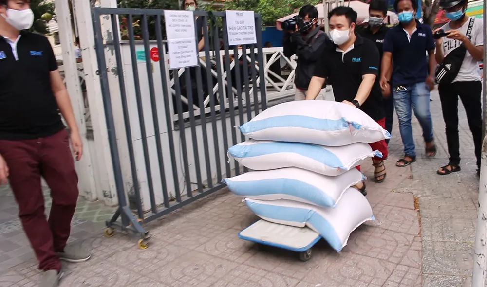 Nhấn chuông để nhận gạo miễn phí 24/24 giờ ảnh 5 Nhấn chuông để nhận gạo miễn phí 24/24 giờ ảnh 5
