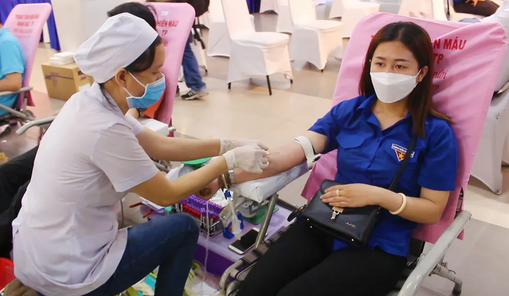 Lượng máu dự trữ đang thiếu, hãy chung tay tham gia hiến máu tình nguyện ảnh 1 Lượng máu dự trữ đang thiếu, hãy chung tay tham gia hiến máu tình nguyện ảnh 1