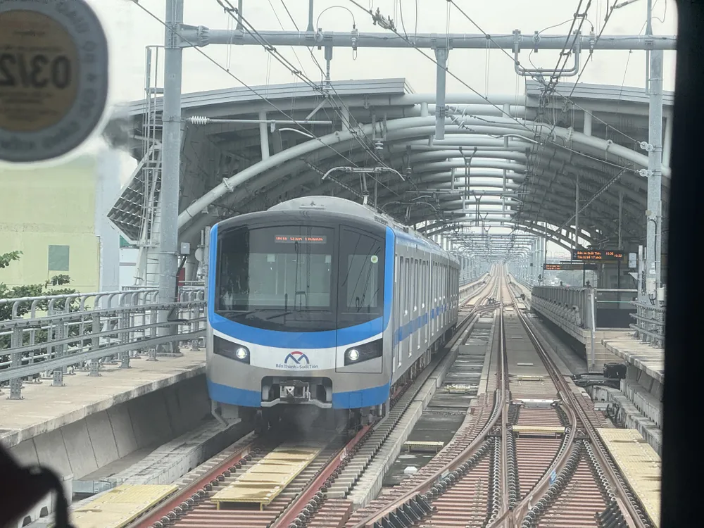 Đoàn tàu điện metro số 1. Ảnh: Đình Dư IMG_0129.JPG