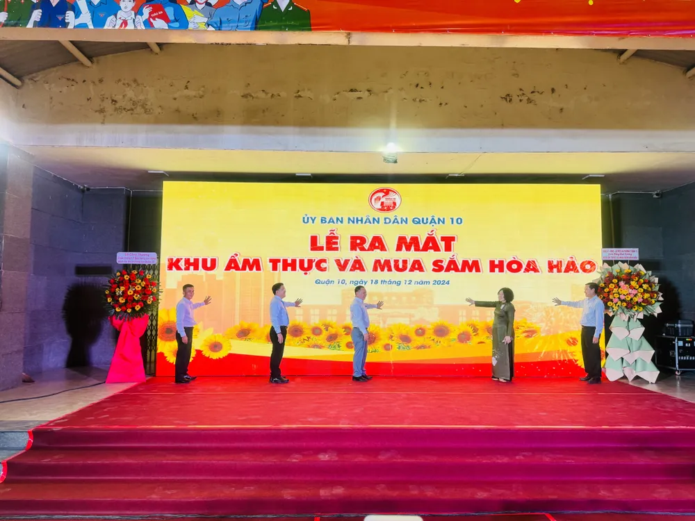 Lễ ra mắt. Ảnh: Đình Dư IMG_E0733.JPG