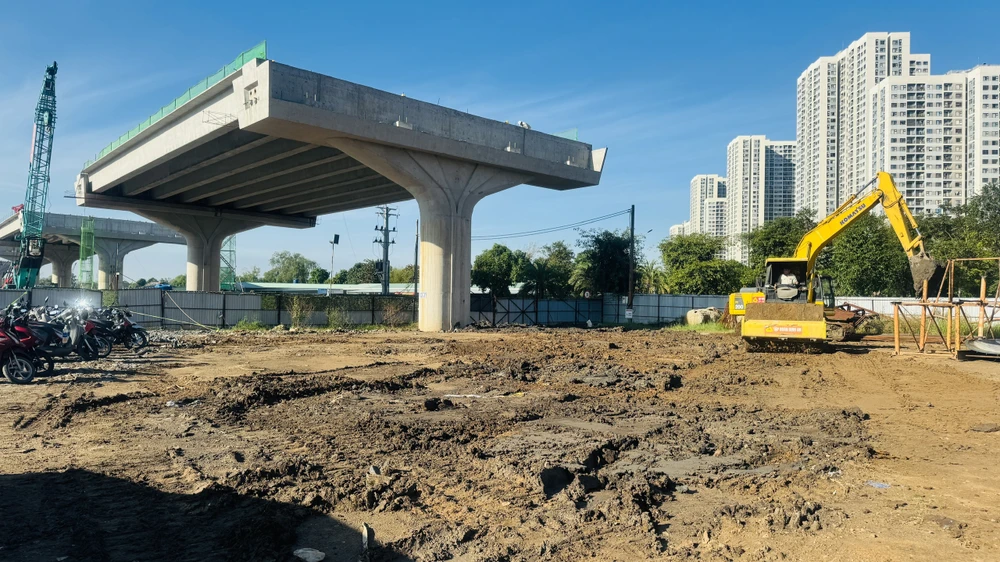 Dự án Vành đai 3 đoạn qua TPHCM đang được triển khai thi công. Ảnh: Đình Dư a60ac1e9787ec5209c6f.jpg
