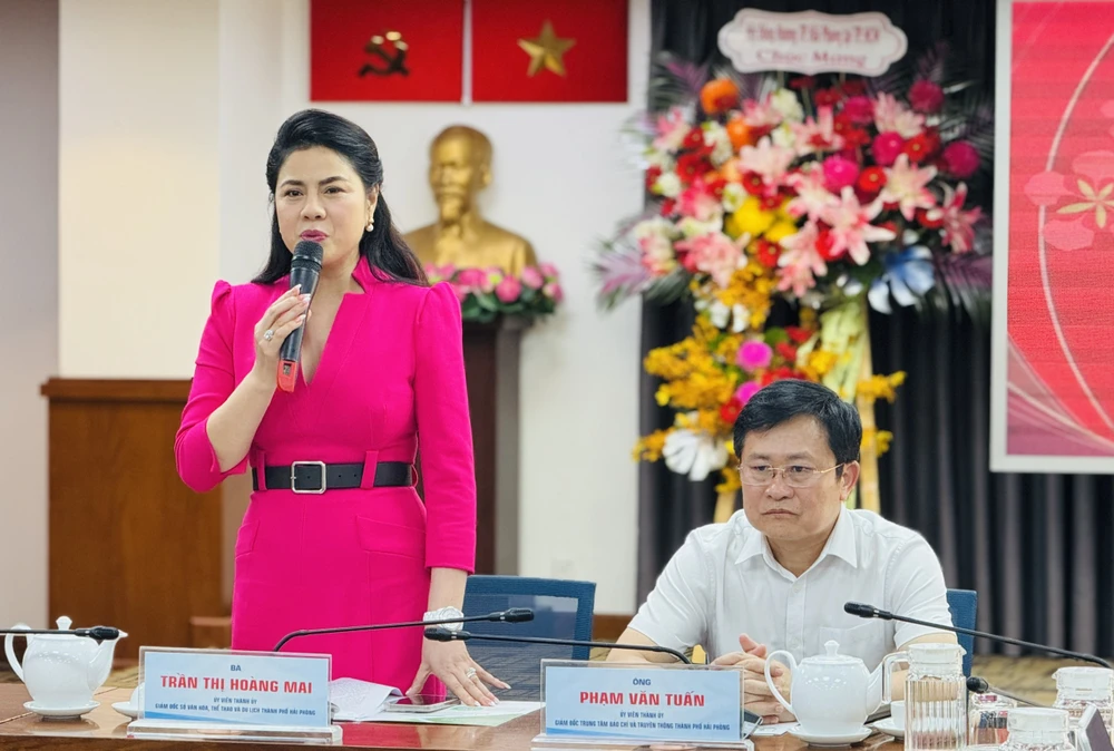 Bà Trần Thị Hoàng Mai, Giám đốc Sở Văn hóa, Thể thao và Du lịch thành phố Hải Phòng thông tin tại họp báo. Ảnh: Đình Dư 7f1193fc23cc9192c8dd (1).jpg