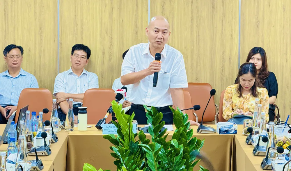 Ông Nguyễn Nguyên Phương, Phó Giám đốc Sở Công thương TPHCM thông tin tại họp báo sáng 18-6. Ảnh: Đình Dư 152882fed69d61c3388c.jpg