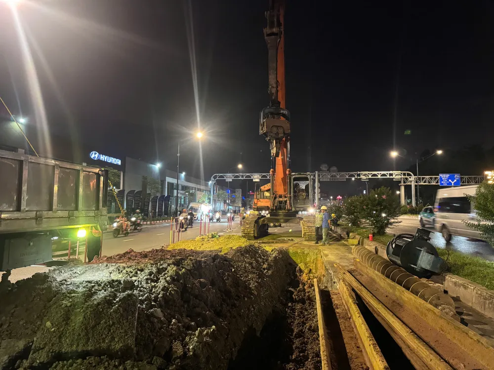 Khi hạ tầng kỹ thuật được di dời hoàn tất chính là tiền đề để có thể khởi công vào cuối năm nay. ef2e96fe35278379da36.jpg