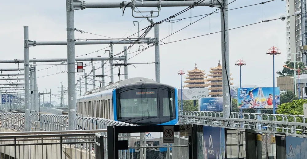 Metro số 1 đang được vận hành. Ảnh minh họa: Đình Dư 61f82f6a1d9196cfcf80.jpg