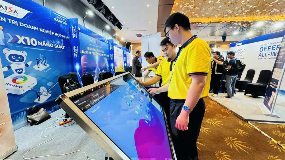 Sự kiện quy tụ hơn 150 gian hàng triển lãm đa ngành. Ảnh: Đình Dư 82484b5c6e47e419bd56.jpg