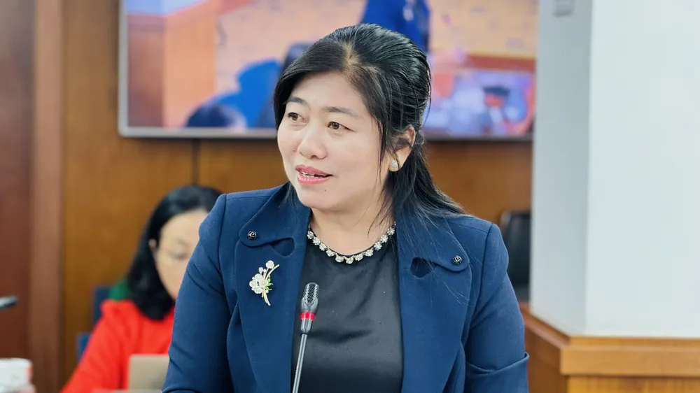 Bà Võ Thị Diễm Phượng, Phó Chủ tịch UBND Xã Cần Giờ cung cấp thông tin tại họp báo. Ảnh: Đình Dư f481638da9a623f87ab7.jpg