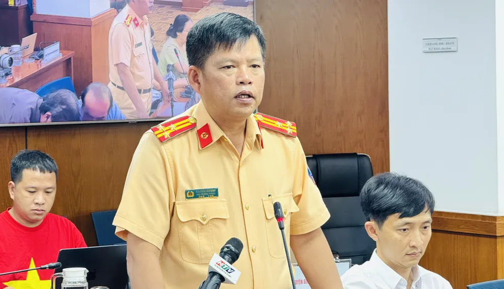 Thượng tá Nguyễn Văn Bình, Phó Trưởng phòng PC08, Công an TPHCM. Ảnh: Đình Dư 7e19c579b8fd32a36bec.jpg