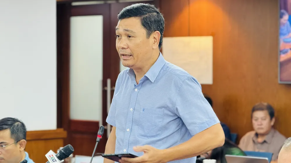 Ông Nguyễn Kiên Giang, Phó Trưởng phòng Quản lý bảo trì và khai thác công trình giao thông, Sở Xây dựng TPHCM, thông tin tại họp báo. Ảnh: Đình Dư db7237544cd0c68e9fc1.jpg