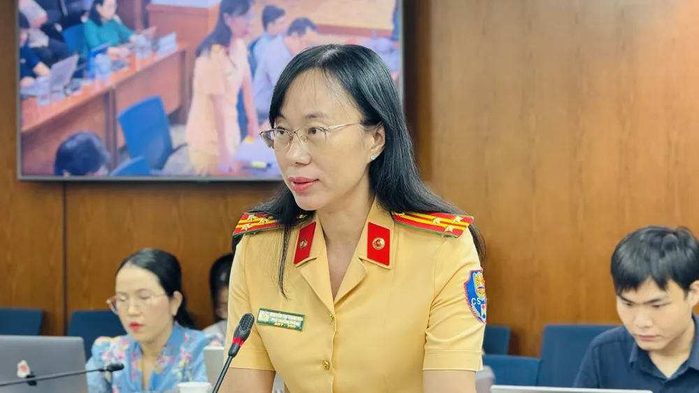 Bà Nguyễn Thị Thanh Nga, Phó Trưởng Phòng PC08, Công an TPHCM cung cấp thông tin tại họp báo. Ảnh: Đình Dư 26facaf1eea063fe3ab1.jpg