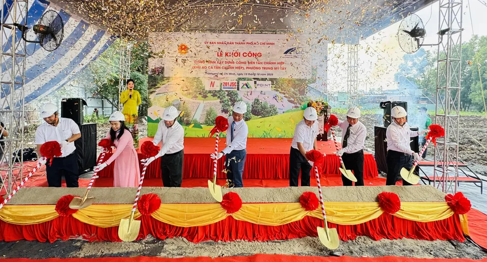 Lễ khởi công xây dựng Công viên Tân Chánh Hiệp. Ảnh: Đình Dư ef3f155c5020dd7e8431.jpg