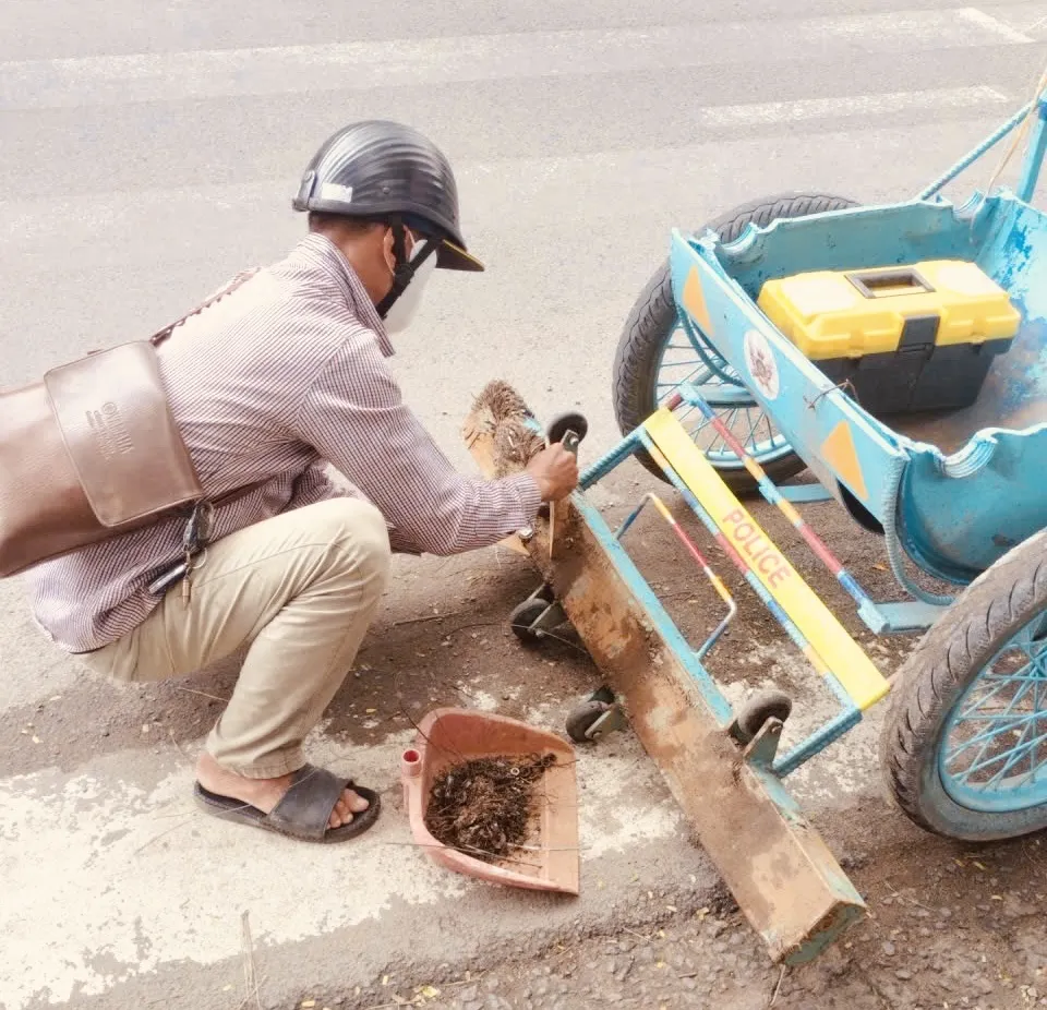 Quốc lộ 1K, đoạn từ ngã tư Mỹ Phước - Tân Vạn đến cổng chùa Châu Thới tái diễn nạn rải đinh. cb6a9263bff232ac6be3.jpg