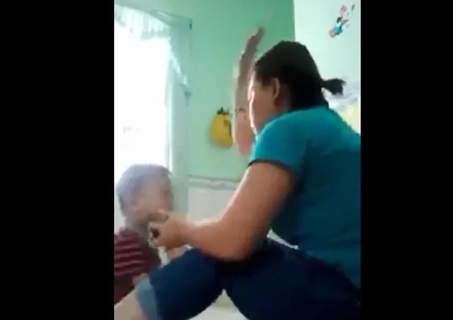 3 trẻ nhỏ ở An Giang bị bảo mẫu bạo hành  ảnh 2