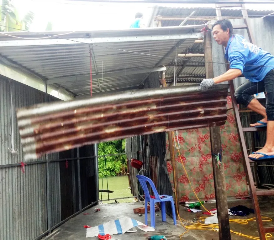 Sạt lở nghiêm trọng khiến 15 hộ dân tại An Giang phải di dời khẩn cấp ảnh 1 Sạt lở nghiêm trọng khiến 15 hộ dân tại An Giang phải di dời khẩn cấp ảnh 1
