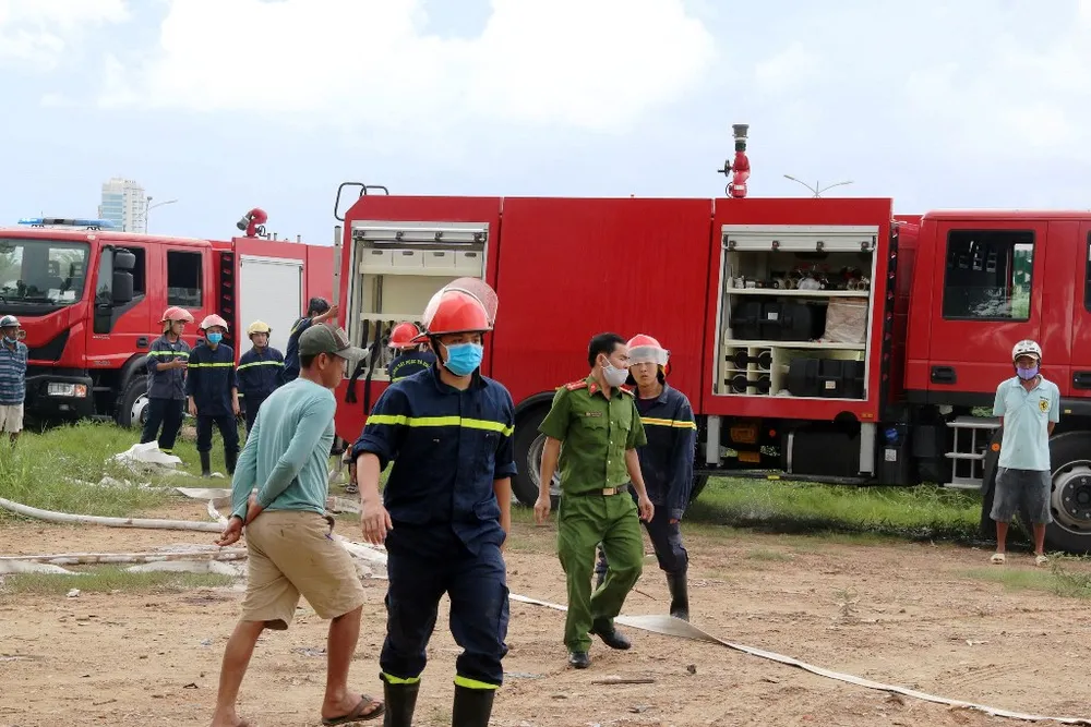 Cháy lớn, lan ra hàng chục căn nhà ở Rạch Giá ảnh 3 Cháy lớn, lan ra hàng chục căn nhà ở Rạch Giá ảnh 3
