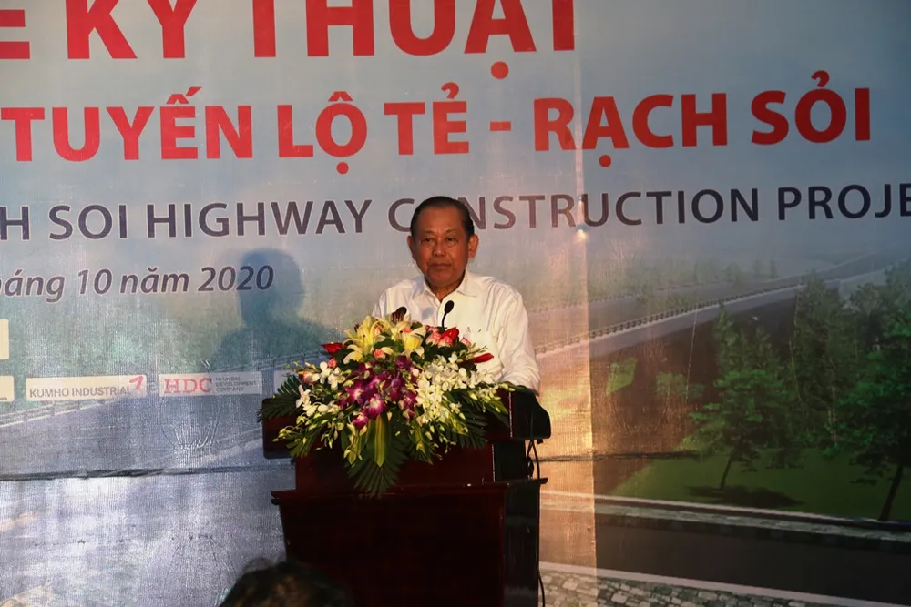 Phó Thủ tướng Thường trực Trương Hòa Bình dự thông xe kỹ thuật tuyến Lộ Tẻ - Rạch Sỏi ảnh 2 Phó Thủ tướng Thường trực Trương Hòa Bình dự thông xe kỹ thuật tuyến Lộ Tẻ - Rạch Sỏi ảnh 2