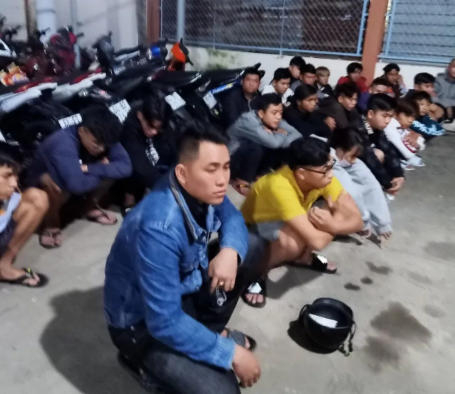 Vĩnh Long: Phát hiện 130 đối tượng tụ tập, cổ vũ đua xe trái phép ảnh 1