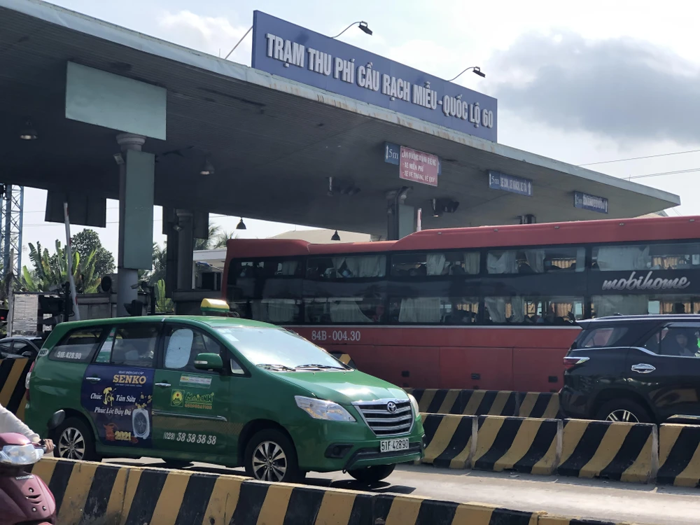 ĐBSCL: Ùn ứ giao thông ở một số nơi trong ngày mùng 5 Tết ảnh 2 ĐBSCL: Ùn ứ giao thông ở một số nơi trong ngày mùng 5 Tết ảnh 2