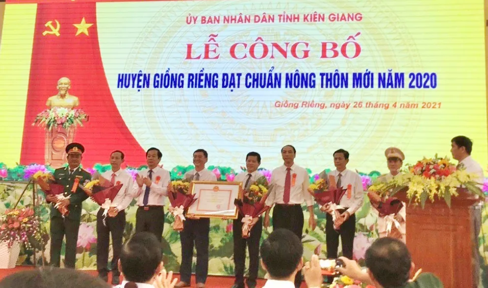 Kiên Giang: Công bố huyện Giồng Riềng đạt chuẩn nông thôn mới ảnh 1 Kiên Giang: Công bố huyện Giồng Riềng đạt chuẩn nông thôn mới ảnh 1