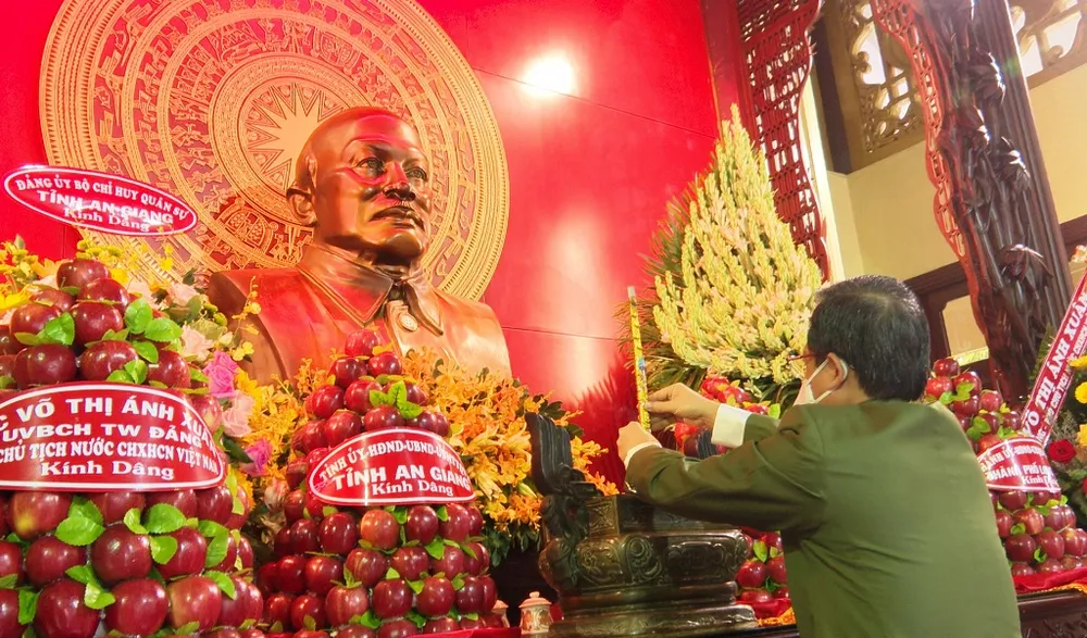 An Giang kỷ niệm 133 năm Ngày sinh Chủ tịch Tôn Đức Thắng ảnh 1