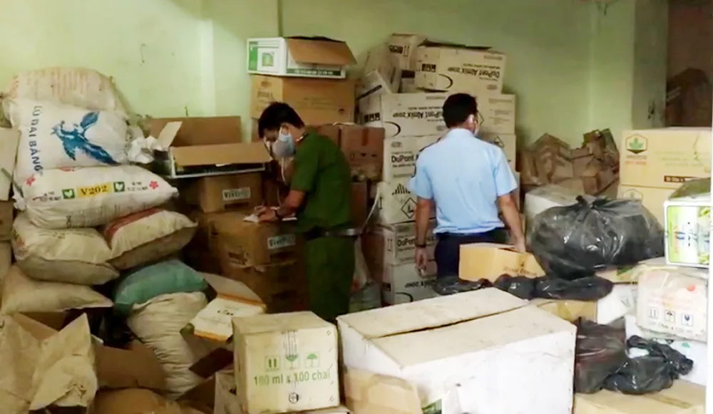 Phát hiện gần 450.000 chai, gói thuốc bảo vệ thực vật hết hạn sử dụng ảnh 1