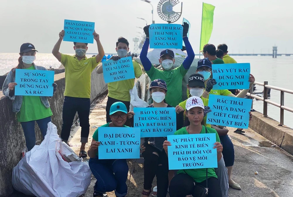 Lan tỏa hành động đẹp của nhóm tình nguyện “Phú Quốc sạch và xanh” ảnh 1 Lan tỏa hành động đẹp của nhóm tình nguyện “Phú Quốc sạch và xanh” ảnh 1