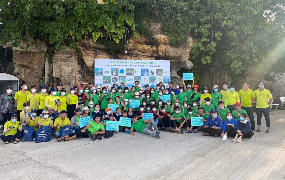 Lan tỏa hành động đẹp của nhóm tình nguyện “Phú Quốc sạch và xanh” ảnh 3 Lan tỏa hành động đẹp của nhóm tình nguyện “Phú Quốc sạch và xanh” ảnh 3