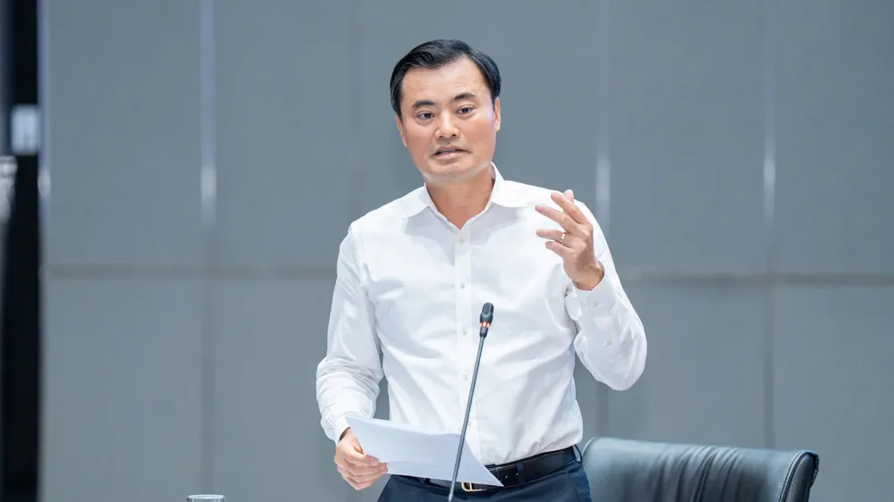 Phó Chủ tịch UBND TPHCM Bùi Xuân Cường phát biểu tại buổi làm việc H9 ĐƯỜNG SẮT.jpg
