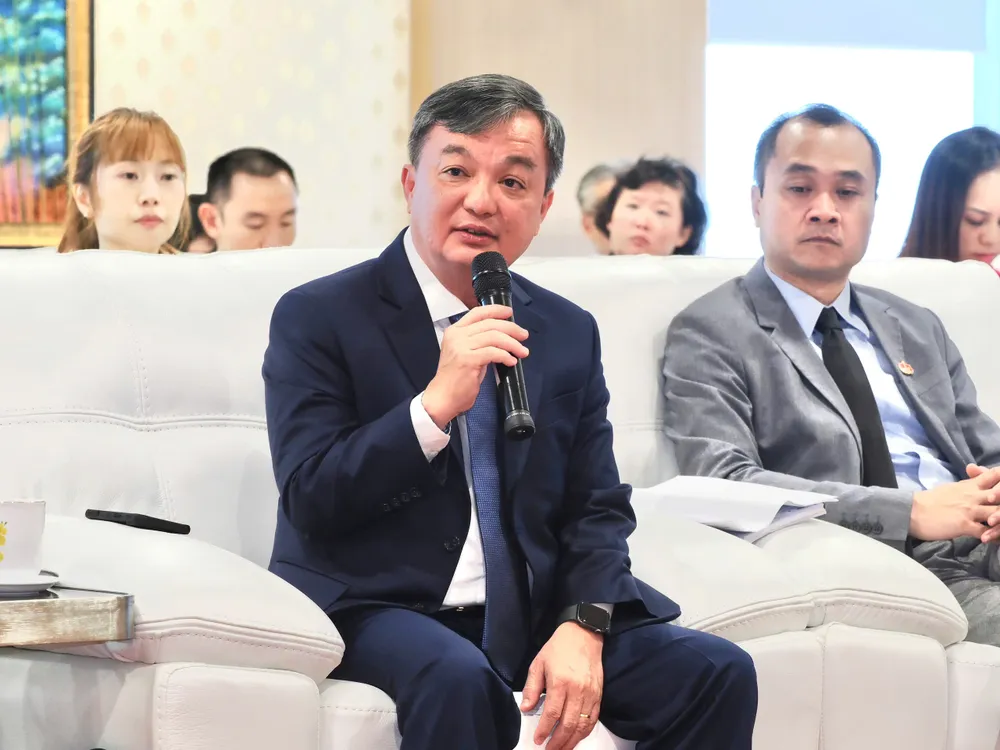 Đại diện các Sở, Ban ngành thông tin về môi trường cũng như các chính sách thu hút đầu tư lĩnh vực công nghiệp công nghệ cao của TPHCM. Ảnh: HOÀNG HÙNG VSIP H8.jpg