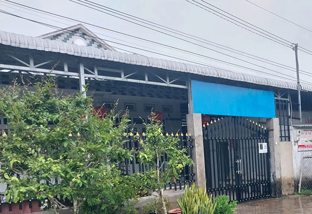 Cơ sở giữ trẻ M.N luôn đóng kín cửa để tránh bị cơ quan chức năng kiểm tra. Ảnh: CTV