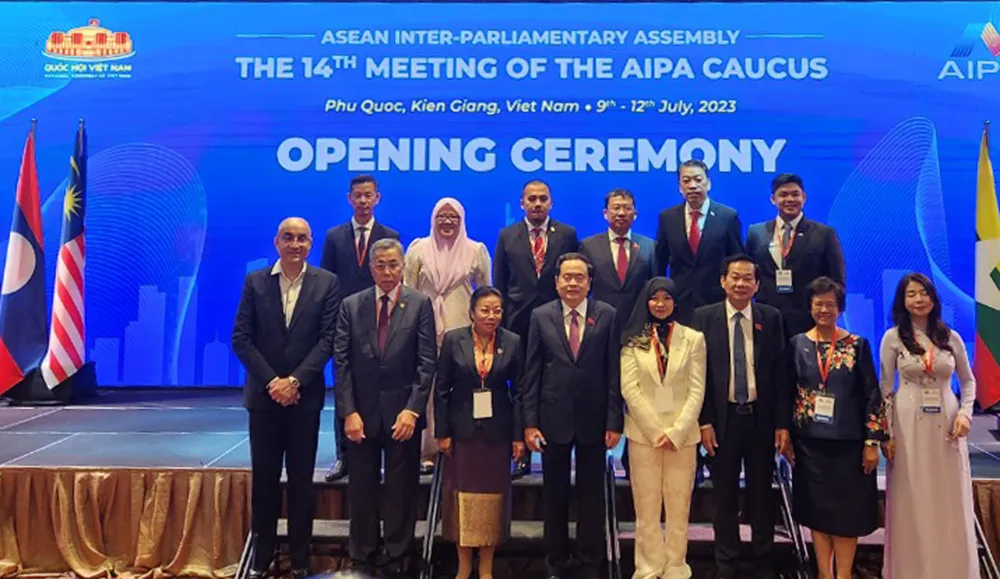 Trưởng đoàn Nghị viện, nghị sĩ Nghị viện thành viên Nhóm tư vấn AIPA tham dự phiên khai mạc. Ảnh: QUỐC BÌNH